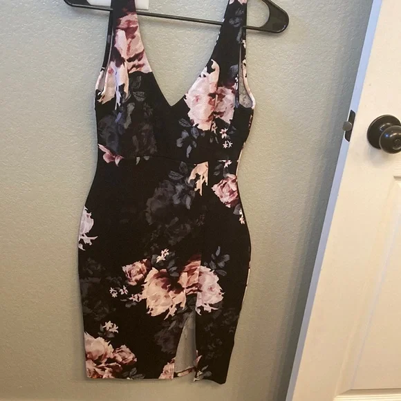 Glare Dresses | New Black And Maroon Floral Dress From Bbb Fashion | Color: Black/Purple | Size: 3j | Hannahp1500's Closet